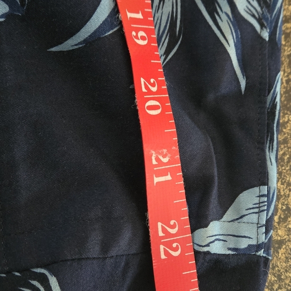 Chiliwear Ole Miss Blue Floral Men's Hawaiian Shirt Short Sleeve Est. Size XL - Picture 10 of 12